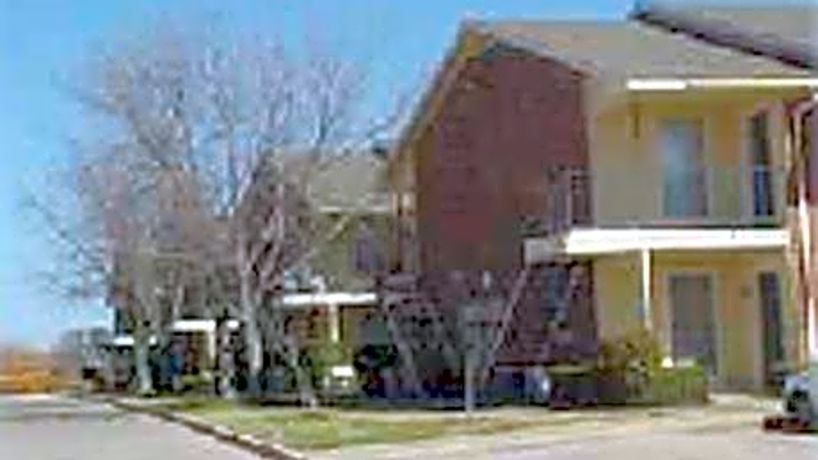Dove Hollow Apartments 540 East Bethany Allen Tx