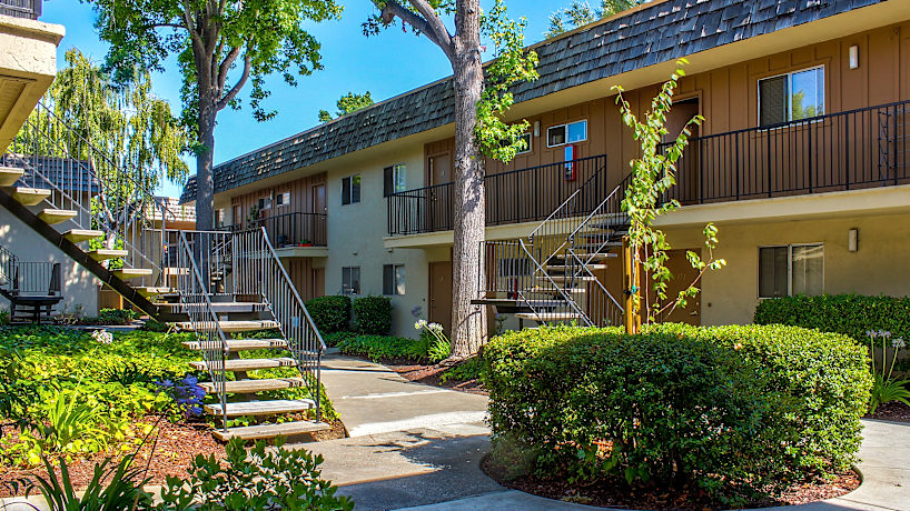 Sundale North And South 39900 Blacow Rd Fremont Ca Apartments For Rent Rent Com
