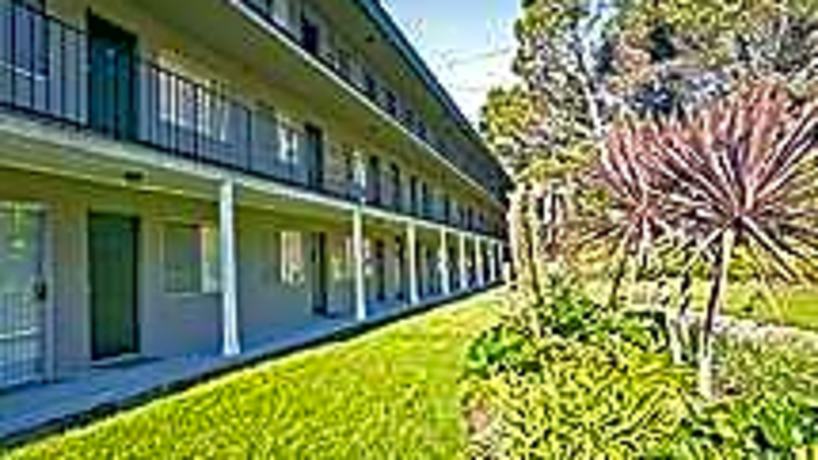Pacific View Apartments 335 Talbot Avenue Pacifica Ca Apartments For Rent Rent Com