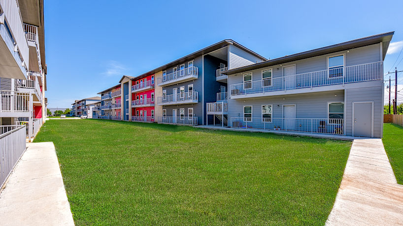 Military Village Apartments 7914 Military Drive West San Antonio Tx Apartments For Rent Rent Com