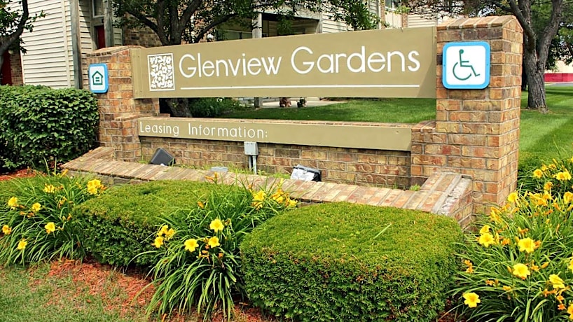 Glenview Gardens 2851 Glenview Ct Port Huron Mi Apartments For Rent Rent Com