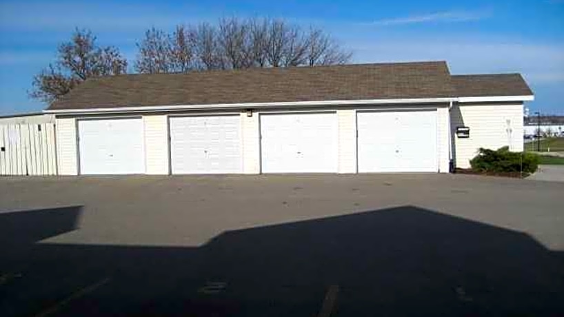 Cambridge Court 721 723 Vogt Ln Chilton Wi Apartments
