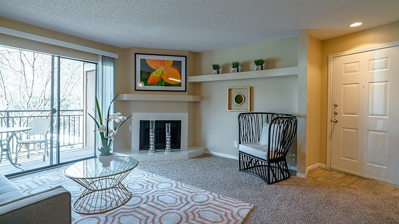 The Falls On Bull Creek 8527 N Capital Of Texas Hwy Austin Tx Apartments For Rent Rent Com