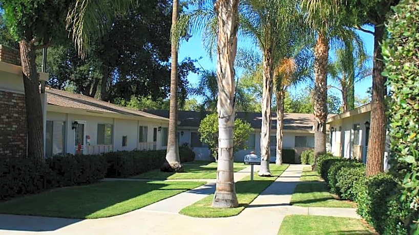 Catalina Gardens 333 N University Redlands Ca Apartments For Rent Rent Com
