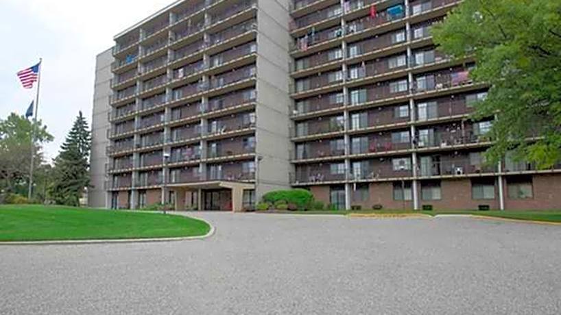 Park Place Towers 34 Park Street Mount Clemens Mi Apartments For Rent Rent Com