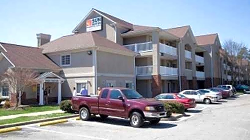 Intown Suites Raleigh North Yrn 3215 Capital