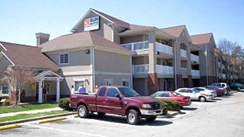 InTown Suites - Raleigh North (YRN) - 3215 Capital ...