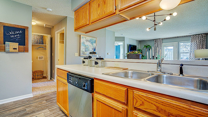 The Vinings At Iron Bridge 5500 Vinings Dr North Chesterfield Va Apartments For Rent Rent Com