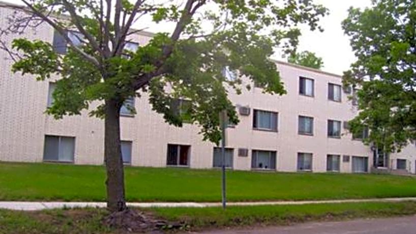 Phalen View Apartments 1499 Mcafee St Saint Paul Mn Apartments For Rent Rent Com