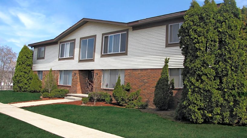 Town Country Apartments 48200 Pontiac Trl Wixom Mi Apartments For Rent Rent Com