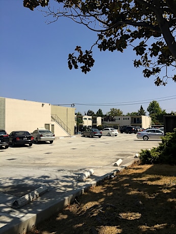Riviera Apartments 1362 Kingfisher Way Sunnyvale Ca Apartments For Rent Rent Com
