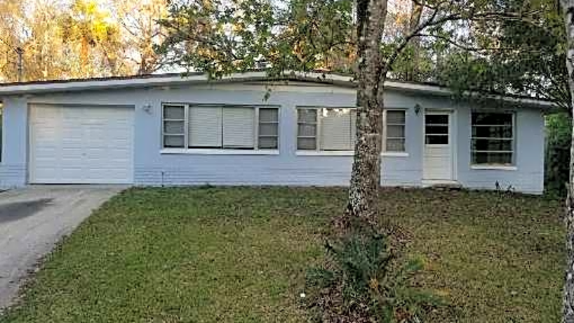 100 Barrett St 100 Barrett St New Port Richey Fl Houses For Rent Rent Com