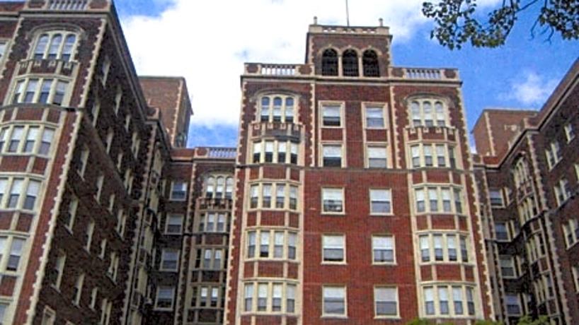 Jeffery Towers - 7020 S Jeffery Blvd | Chicago, IL Apartments for Rent