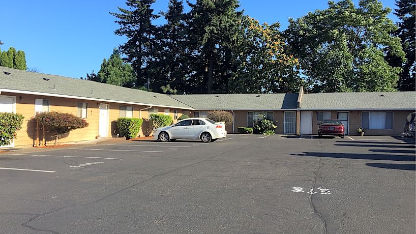 Candlewood Apartments 13110 Se Stark St Portland Or Apartments For Rent Rent Com