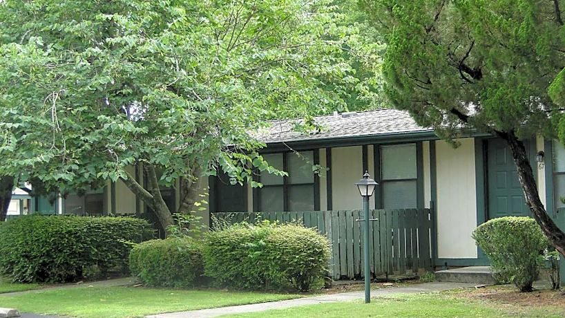 Glenview 2500 Redstone Road Huntsville Al Apartments For Rent Rent Com