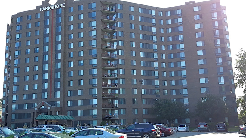 Parkshore Place Senior Apartments 3663 Park Center Blvd Minneapolis Mn Apartments For Rent Rent Com