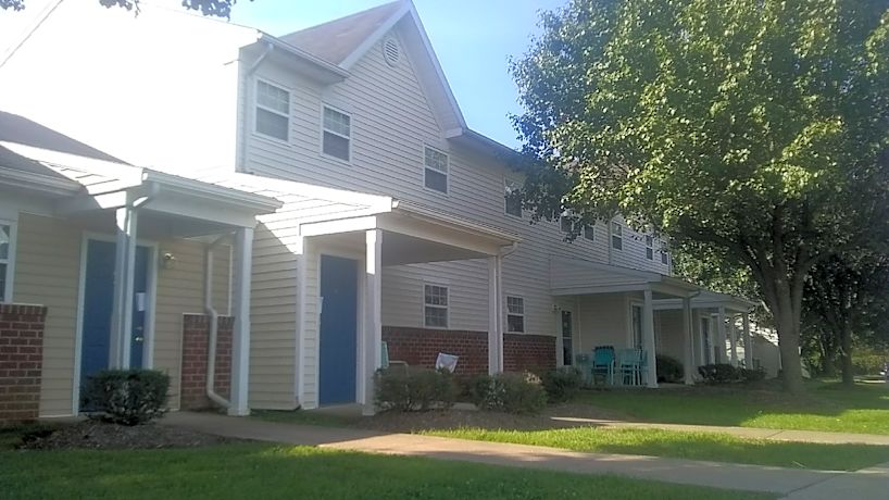 Washington Mews Apartments 216 Forbes Dr Martinsburg Wv Apartments For Rent Rent Com