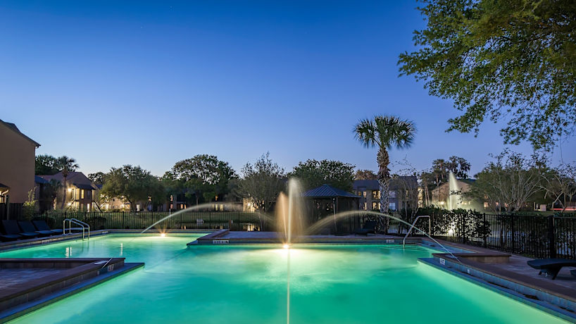 The Park At Lake Como 8302 Crystal Harbor Drive Tampa Fl Apartments For Rent Rent Com