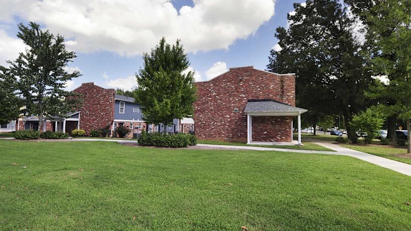 Lincoln Mews 4101 North Avenue 2 Richmond Va Apartments For Rent Rent Com