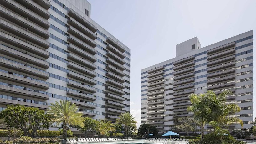 Barrington Plaza 11740 Wilshire Blvd Los Angeles Ca Apartments For Rent Rent Com