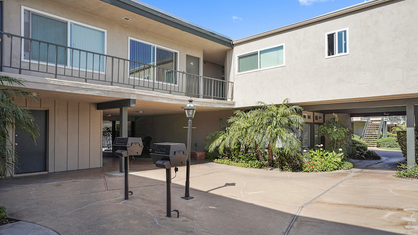 Lamplighter Apartments 16102 Springdale Street Huntington Beach Ca Apartments For Rent Rent Com