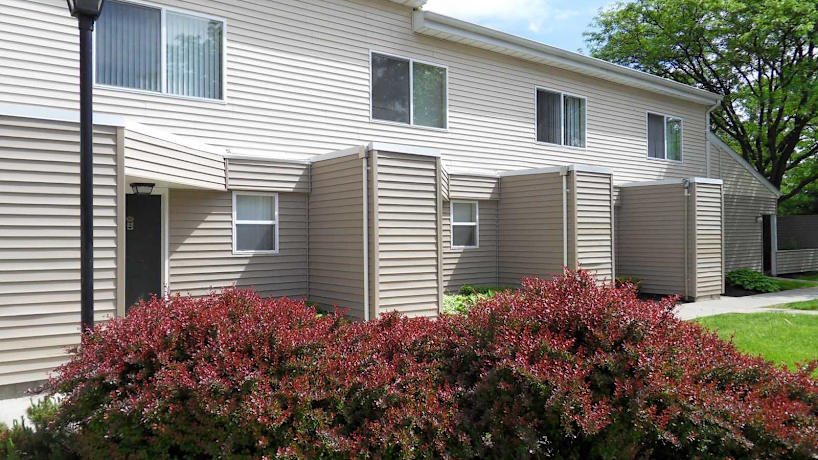 Tall Oaks Apartments 151 Tall Oaks Dr Middletown Ny Apartments For Rent Rent Com