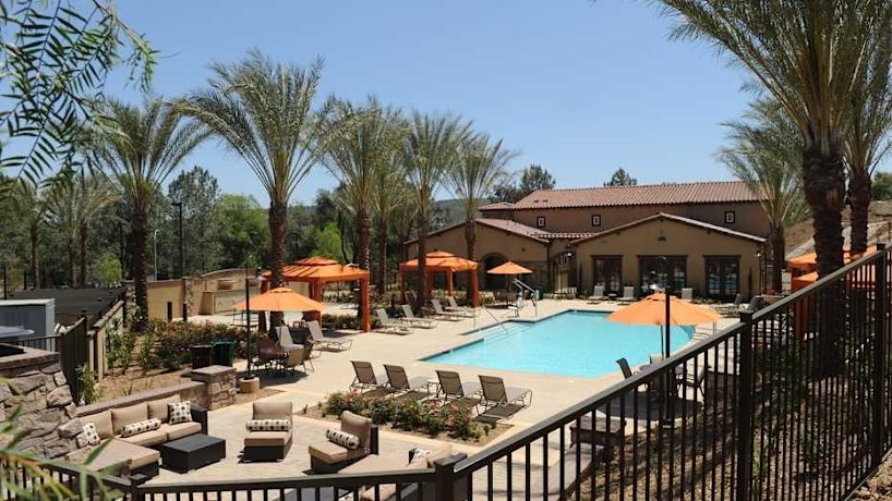 Cresta Bella 11035 Via Livorno San Diego Ca Apartments For Rent Rent Com