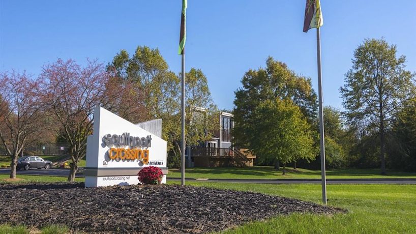 Southport Crossing 1451 E Southport Rd Indianapolis In Apartments For Rent Rent Com