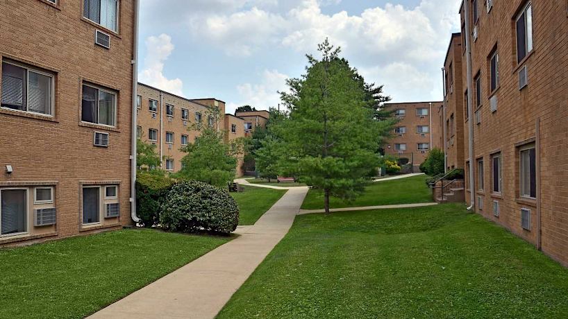 Park Lane East 250 Beverly Boulevard Upper Darby Pa Apartments For Rent Rent Com