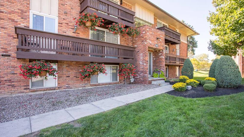 Idylwood Resort 101 Slate Creek Dr Cheektowaga Ny Apartments For Rent Rent Com