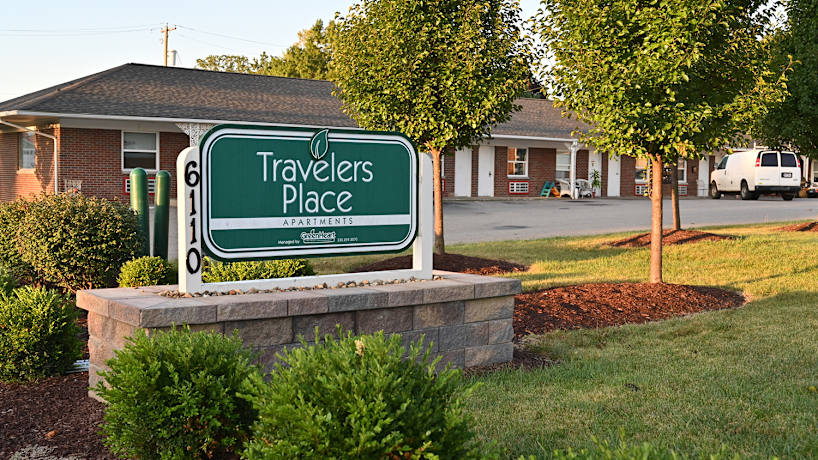 Travelers Suites Melbourne Suites 6110 Market St Youngstown Oh Apartments For Rent Rent Com