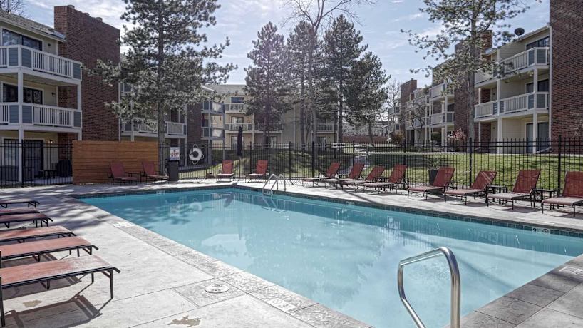 Arabella Apartments 4982 S Ulster St Denver Co Apartments For Rent Rent Com