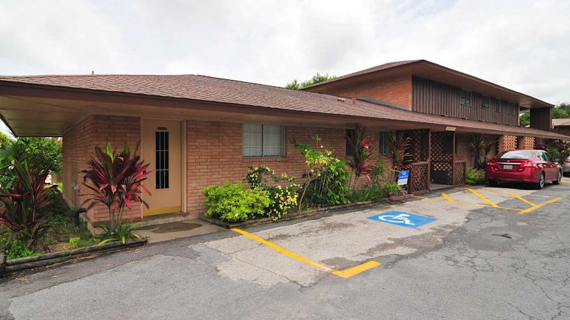 Lakeside Apartments 600 Lakeside Blvd Brownsville Tx Apartments For Rent Rent Com
