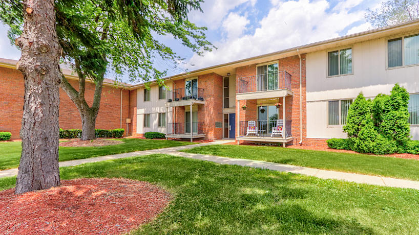 Bridgewood Apartments 25891 Bridgewood Ln Brownstown Mi Apartments For Rent Rent Com
