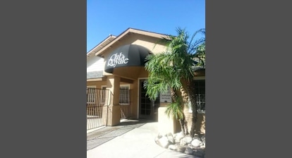Club Royale Apartments For Rent Rialto Ca Rentals Com
