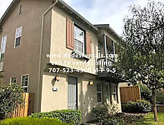 rent houses petaluma