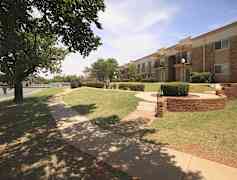 Isola Bella 6303 Nw 63rd St Oklahoma City Ok Apartments For Rent Rent Com