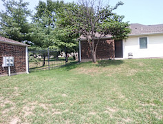 Ivanhoe Gardens 2100 E 38th St Kansas City Mo Apartments For Rent Rent Com