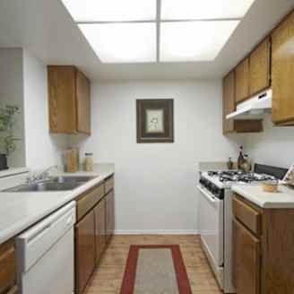 Stonewood Apartment Homes 4620 Van Buren Boulevard