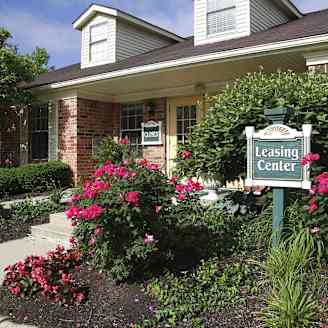 Sebring Court 1902 Parsons Drive Indianapolis IN Apartments for