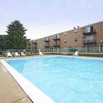 Fox Run Apartments 70 North Raccoon Road Austintown