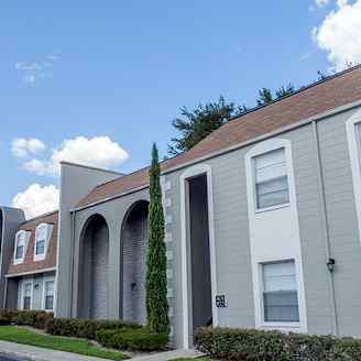 Fountain Square Apartments 225 E Edgewood Drive