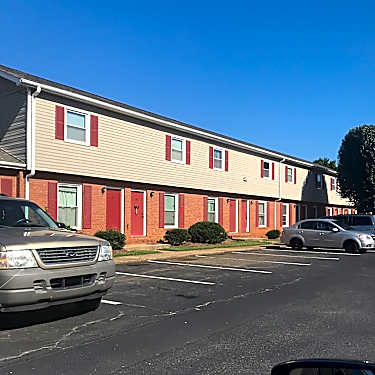 Gallant Place Apartments 2164 Montclair Dr Rock Hill Sc Apartments For Rent Rent Com
