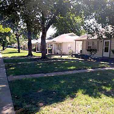 Maple View Duplexes 300 E 27th Ave Kansas City Mo Apartments For Rent Rent Com