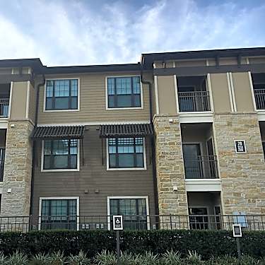 Broadstone Park West 2219 Greenhouse Rd Houston Tx Apartments For Rent Rent Com