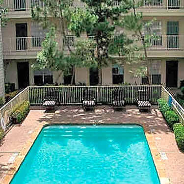 The Bluffs Of Lakewood 7510 East Grand Avenue Dallas Tx Apartments For Rent Rent Com