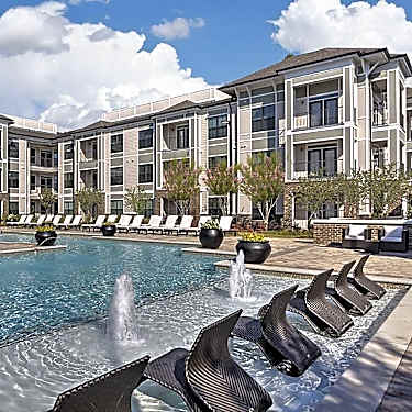 Juncture 910 Deerfield Crossing Drive Alpharetta Ga Apartments For Rent Rent Com