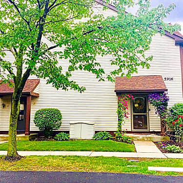Walnut Woods Condominiums 5916 Walnut Cir Toledo Oh Townhome For Rent Rent Com
