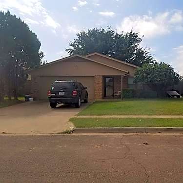 1008 Homestead Dr 1008 Homestead Dr Lubbock Tx Houses For