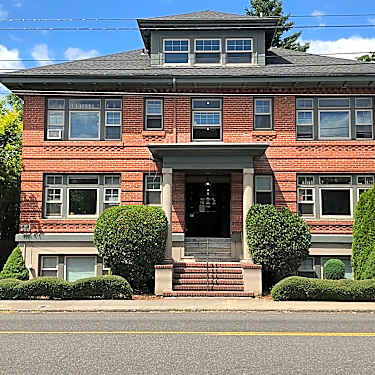 Burlingame Apartments 4025 Se Hawthorne Blvd Portland Or